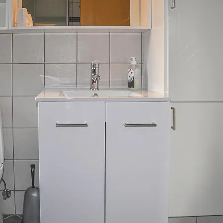 4 Bedroom Amazing In Henne Dom wakacyjny