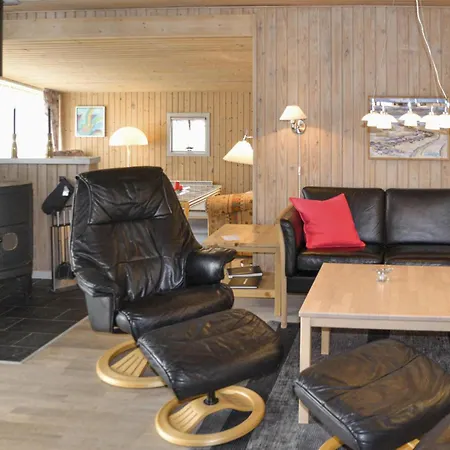 4 Bedroom Amazing In Henne * Henne Strand