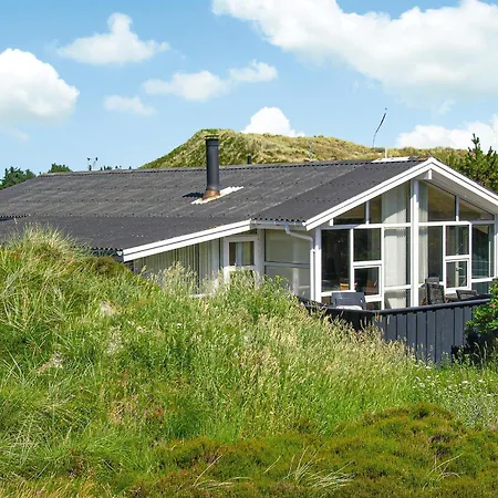 4 Bedroom Amazing In Henne